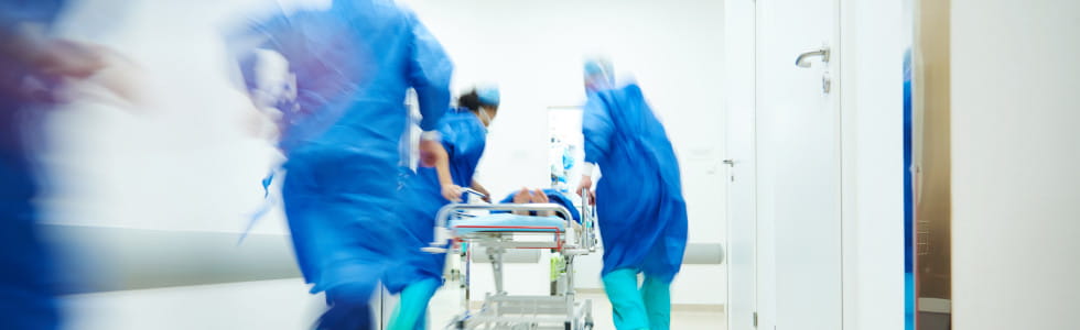 Ärzte im Krankenhaus – Sie benötigen ein medizinisches Notfallset